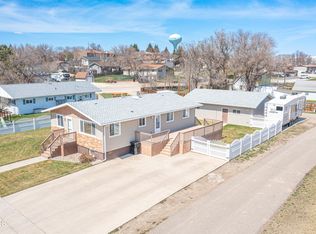 703 9th St E, Williston, ND 58801