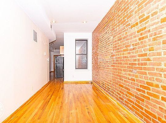 2nd image of 399 Suydam St #4S