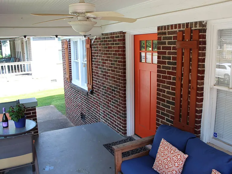 1302 Clermont Ave — Photo 8