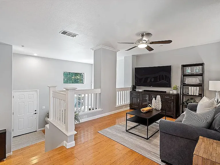 125 Sydney Ln — Photo 12