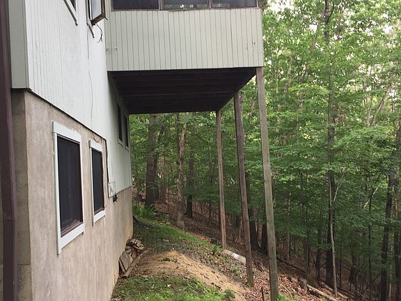4th image of 669 Clubhouse Dr
