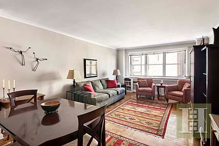 2nd image of 30 W 60th St APT 8n
