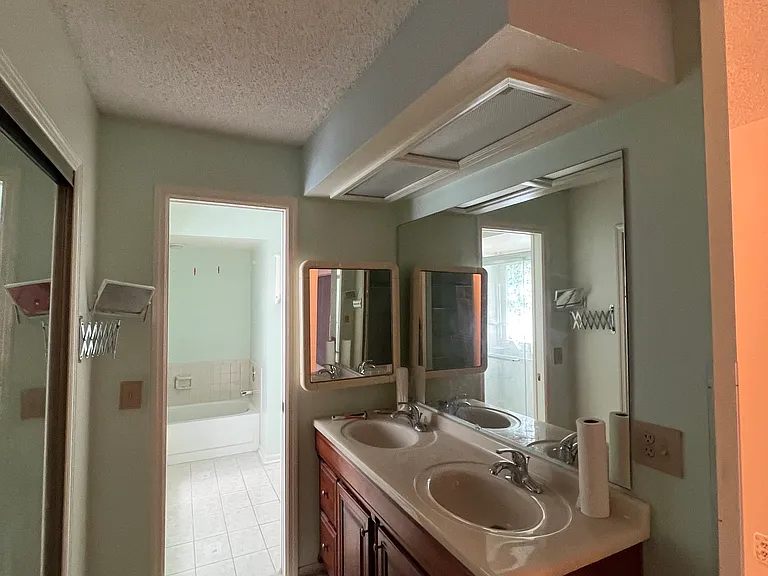 10440 Tara Dr — Photo 5