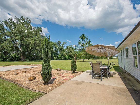 4th image of 128 Honeysuckle Dr