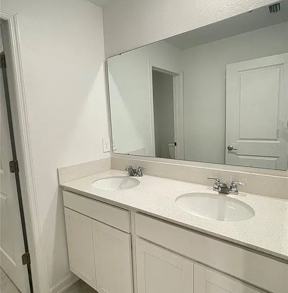 922 Jackson Ave — Photo 8