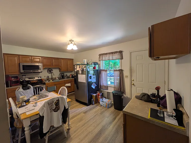 16400 Longview Dr — Photo 6