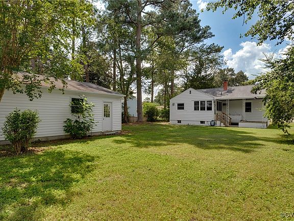 3rd image of 1511 Fort Hill Dr