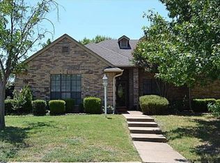 8810 Greentree Dr, Rowlett, TX 75088