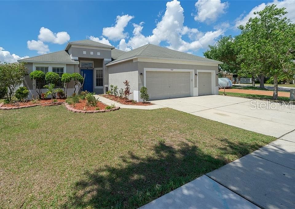 1st image of 9307 Laurel Ledge Dr