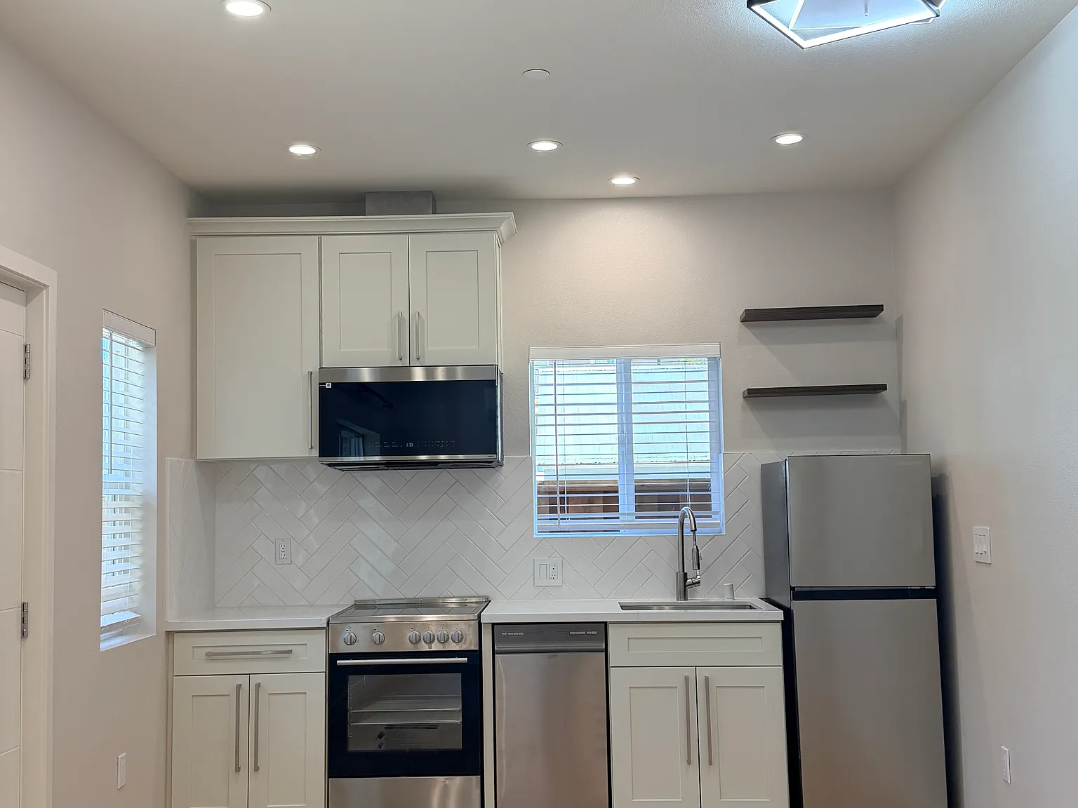 1 bed, 475 sqft, $3,250 — Photo 2