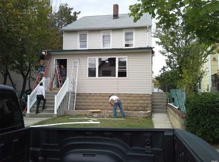 366 W Windsor Pkwy, Oceanside, NY 11572
