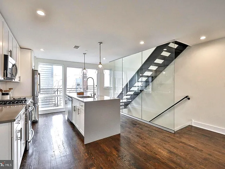 965 N Lawrence St — Photo 11