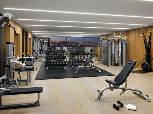 100 East 53rd Street image 17 of 22