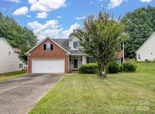 9903 Southampton Commons Dr, Charlotte, NC 28277