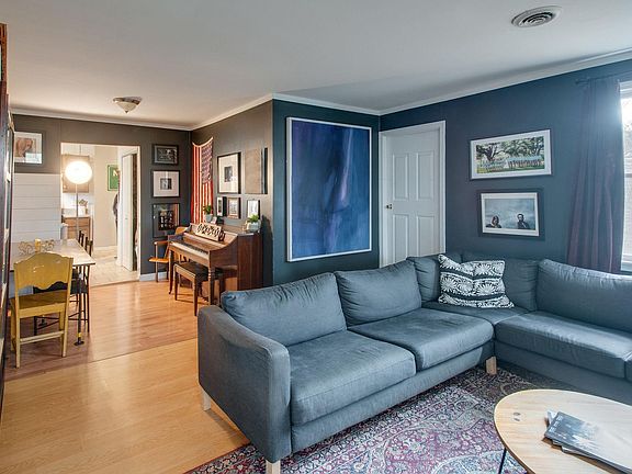 3rd image of 2814 Jones Ave
