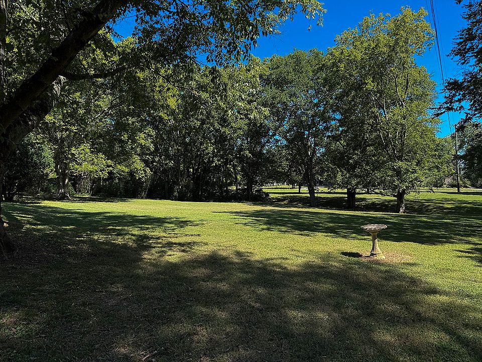 2nd image of 2185 Hillsboro Valley Rd