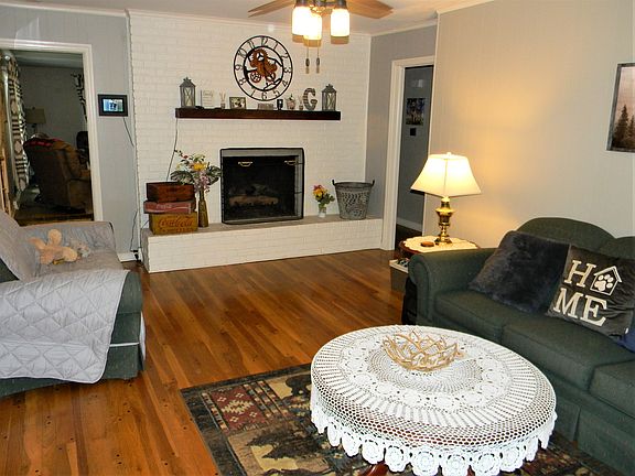 3rd image of 1000 Oakdale Dr