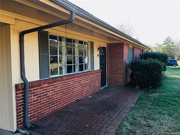 3rd image of 1038 Roslyn Dr