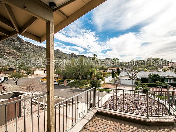 4th image of 2236 E Belmont Ave
