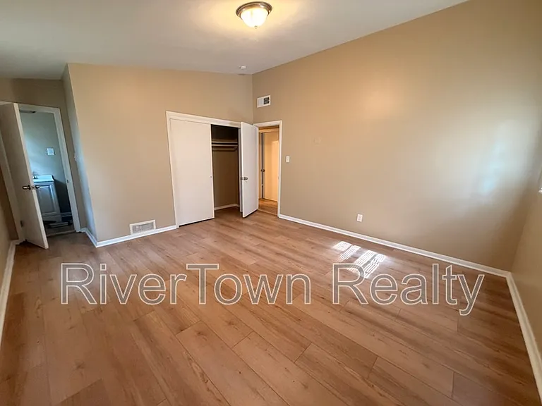 4825 Bridgedale Ave — Photo 7