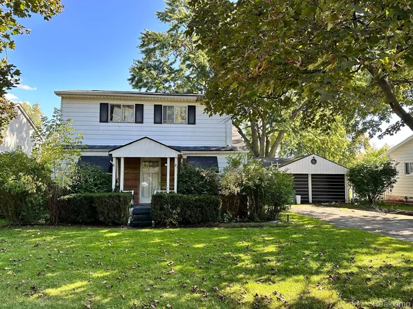 1686 Beech Lane Dr, Troy, MI 48083