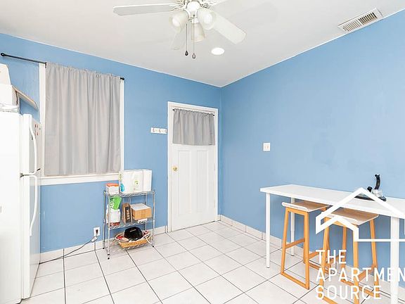 5th image of 814 N Damen Ave #2