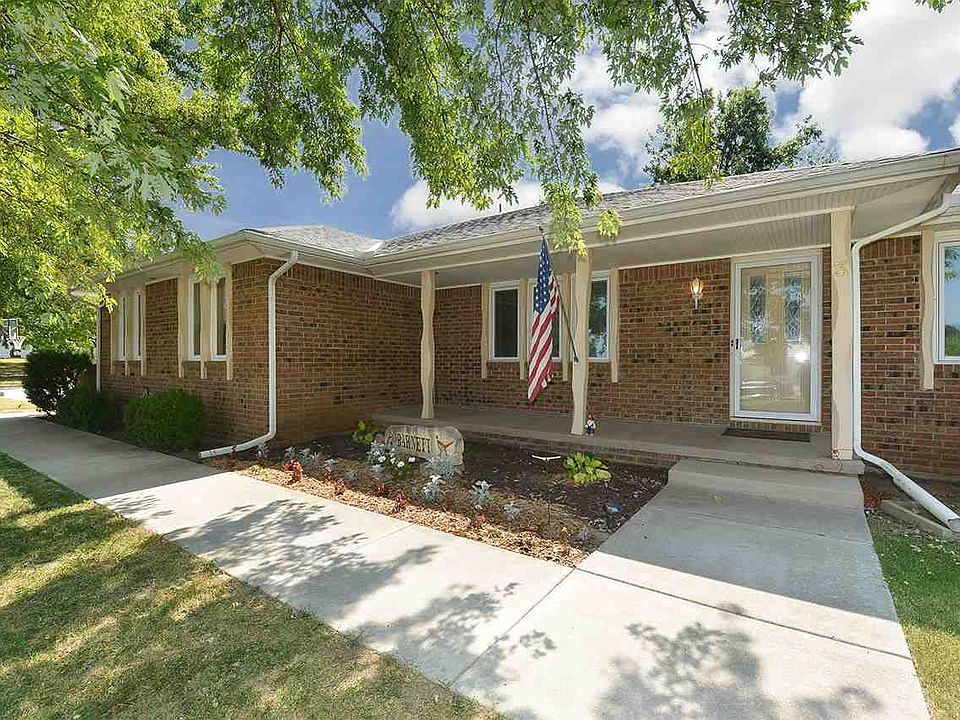 1st image of 3 Woodland Dr
