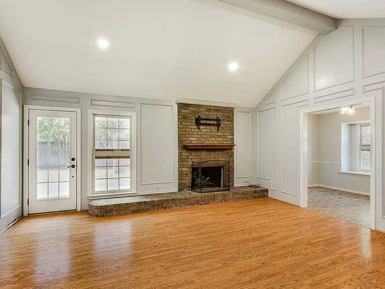 355 Aspenway Dr — Photo 6