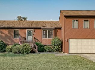 4 Woodside Ln, Sicklerville, NJ 08081