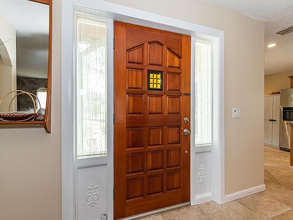 3rd image of 301 Trade Wind Ln