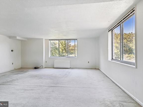 3rd image of 10500 Rockville Pik #222