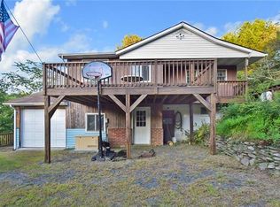 3147 Pine Ridge Rd, East Stroudsburg, PA 18301