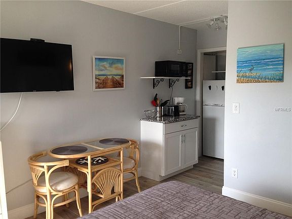 5th image of 908 Villas Dr Unit 77