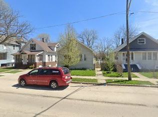 815 S McAlister Ave, Waukegan, IL 60085