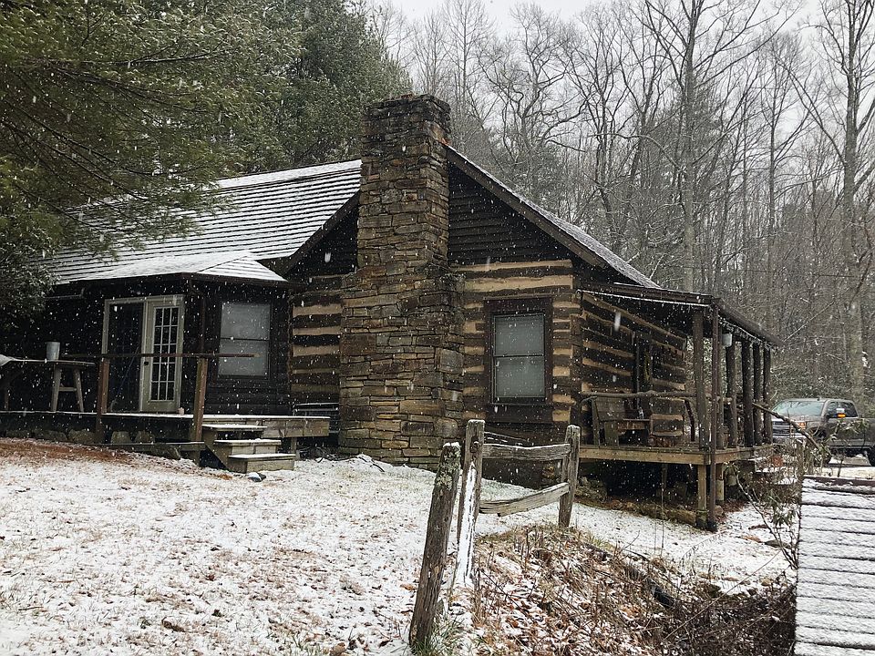 1st image of 27 Forest Haven Dr