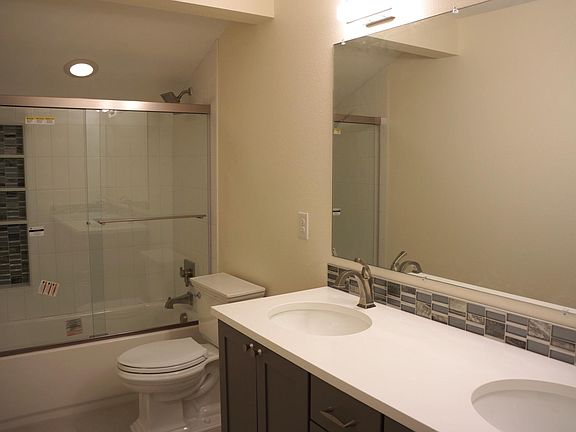 Newly Remodled Bathroom with Quartz Countertop!