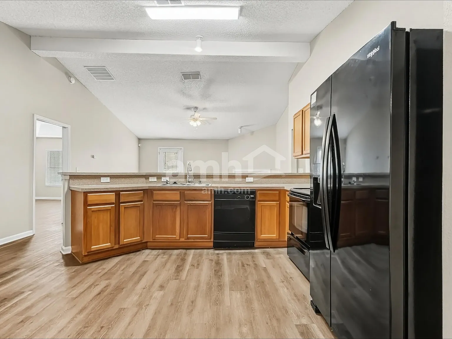 3 bed, 2.0 bath, 1818 sqft, $1,970 — Photo 3