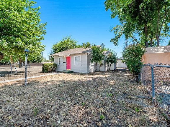 1005 W Kaweah Avenue, Visalia, CA 93277 | MLS #225222 | Zillow