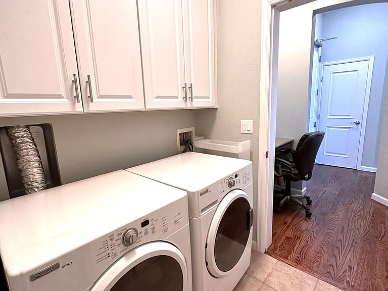 7865 Vallagio Ln #303 — Photo 24
