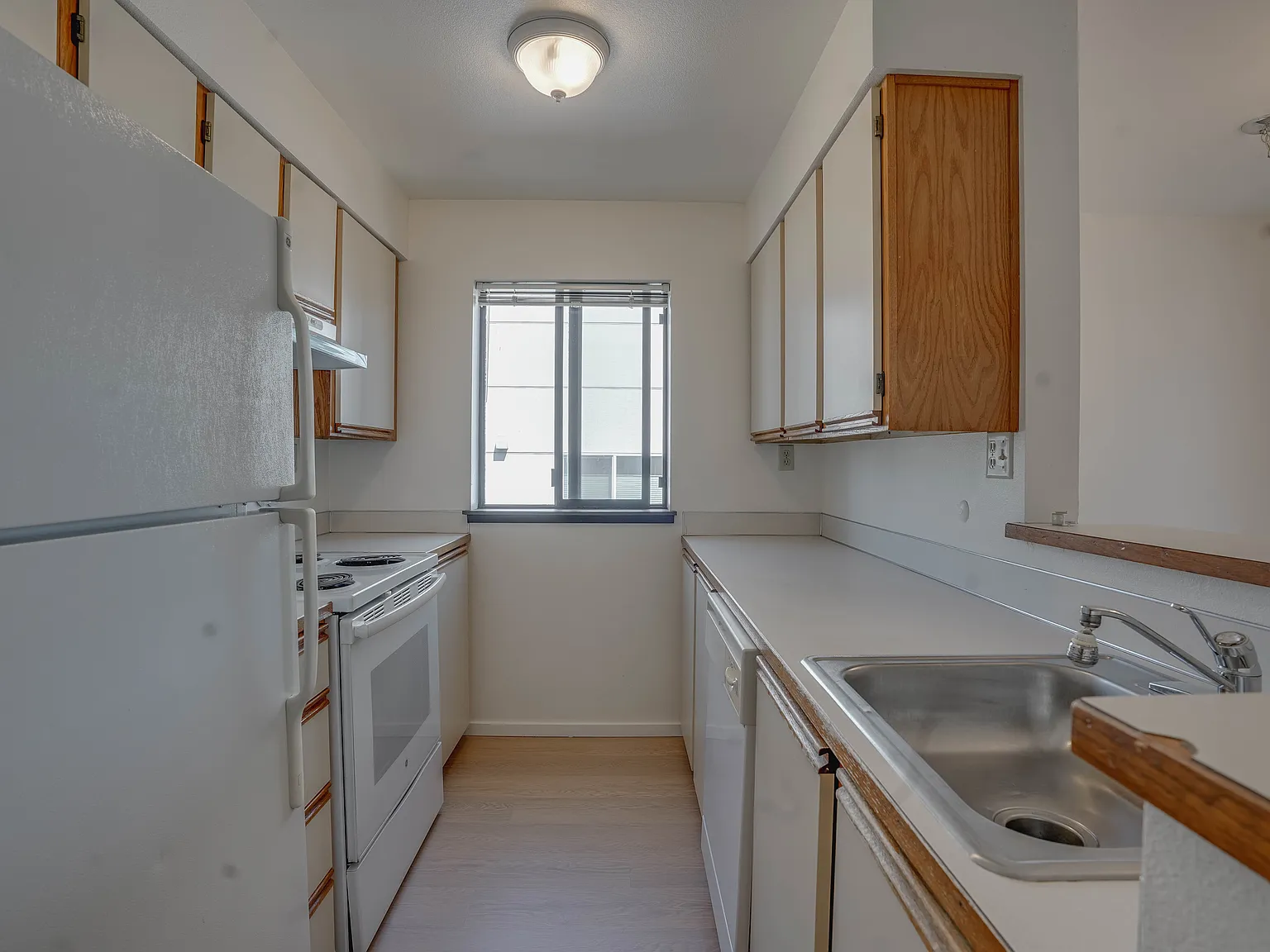 2 bed, 900 sqft, $2,500 — Photo 3