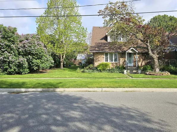 418 Gillard St, Chatham Kent, ON N8A 1N6