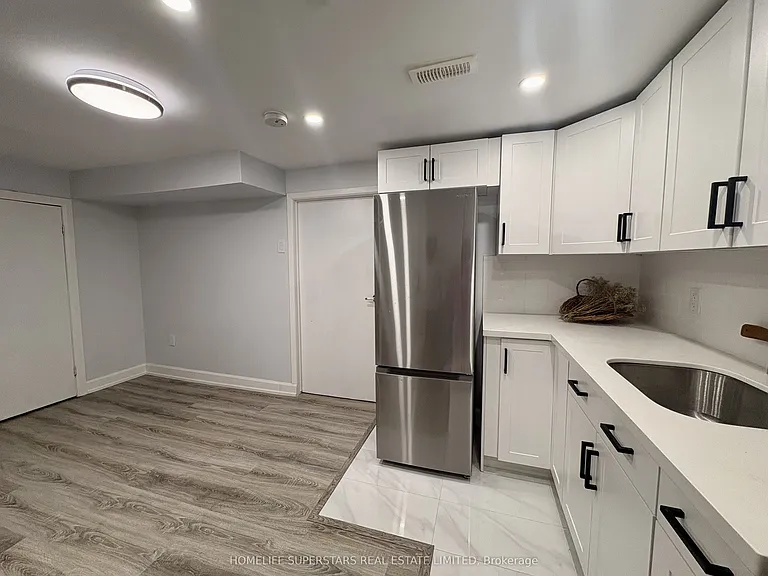 77 Horning Dr E — Photo 17