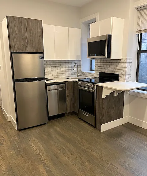 24 Phillips St #2 — Photo 2