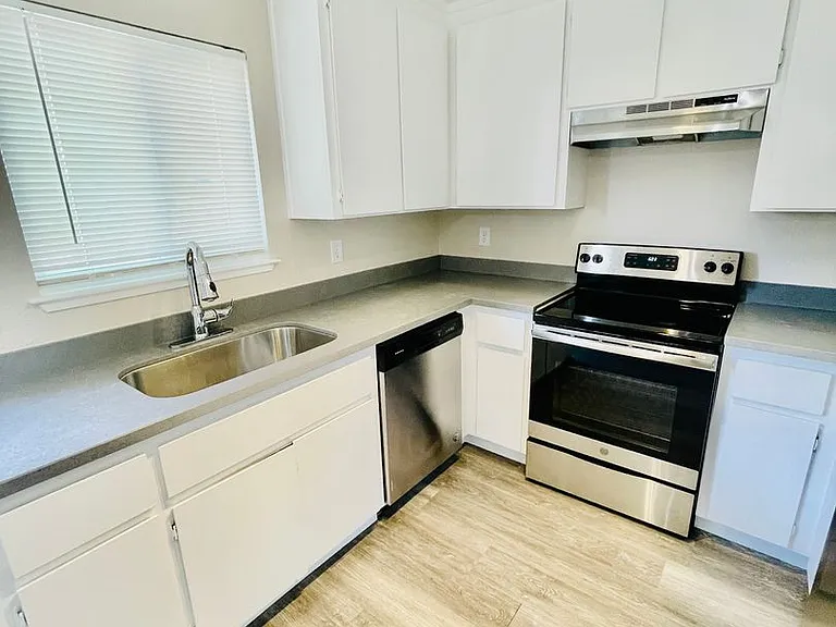 Sonata Apartments — Photo 3