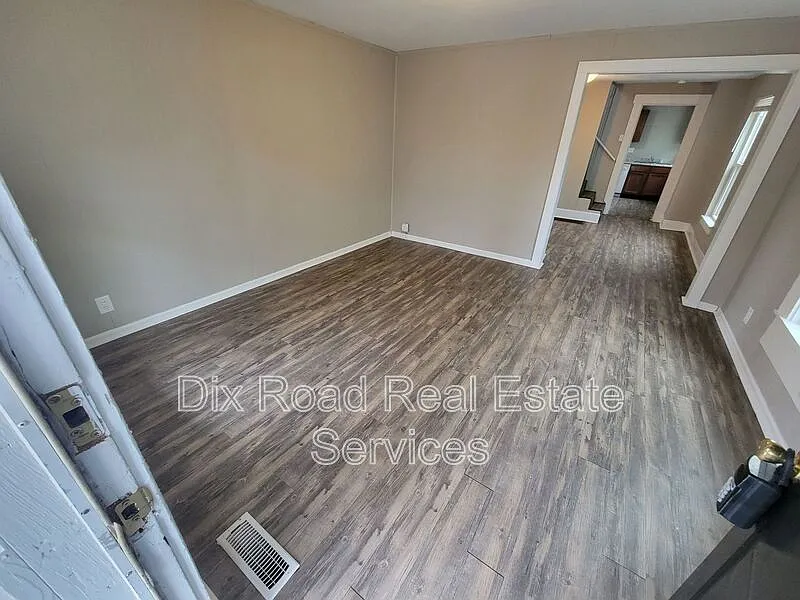 2 bed, 1.0 bath, 952 sqft, $1,095 — Photo 4