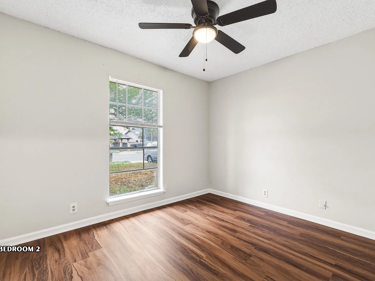 3 bed, 980 sqft, $1,490 — Photo 4
