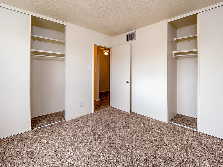 121 Cardenas Dr NE — Photo 51