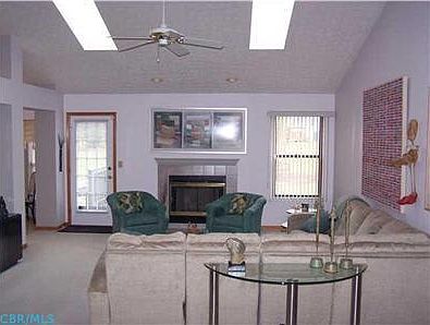 3rd image of 6333 Hilltop Ave