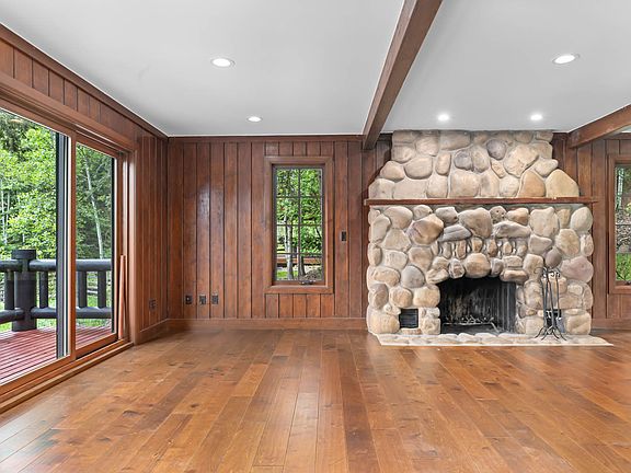 4th image of 7536 N Pinebrook Rd