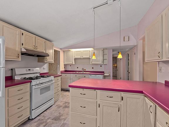 4th image of 9315 N Shore Dr